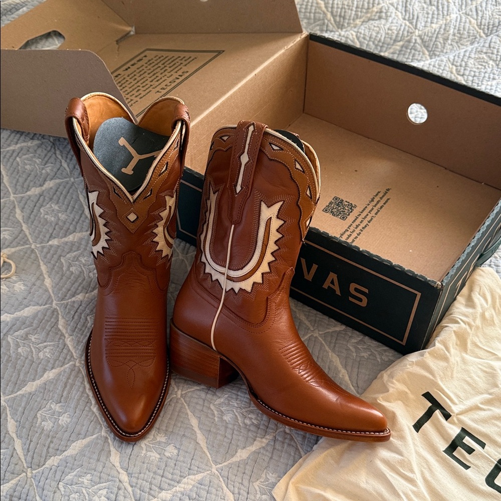 *brand new* Tecova Jolene cowboy boots